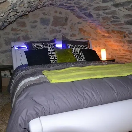Διαμέρισμα Cocoon,vue Montagne,jacuzzi Prive